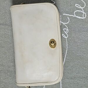 Coach vintage 9755 pocket purse penny bag